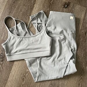Vuori Set - Leggings + Sports bra